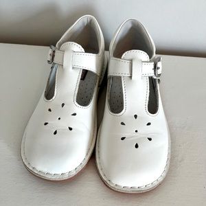 L’Amour Girl's Mary Jane Flat size 2